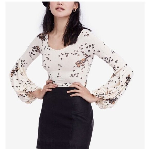 Free People Tops - NWT Free People To The Tropics Balloon Sleeve Floral Top